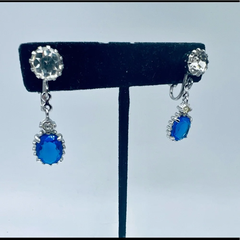 Vintage rhinestone dangles clip on earrings blue costume jewelry